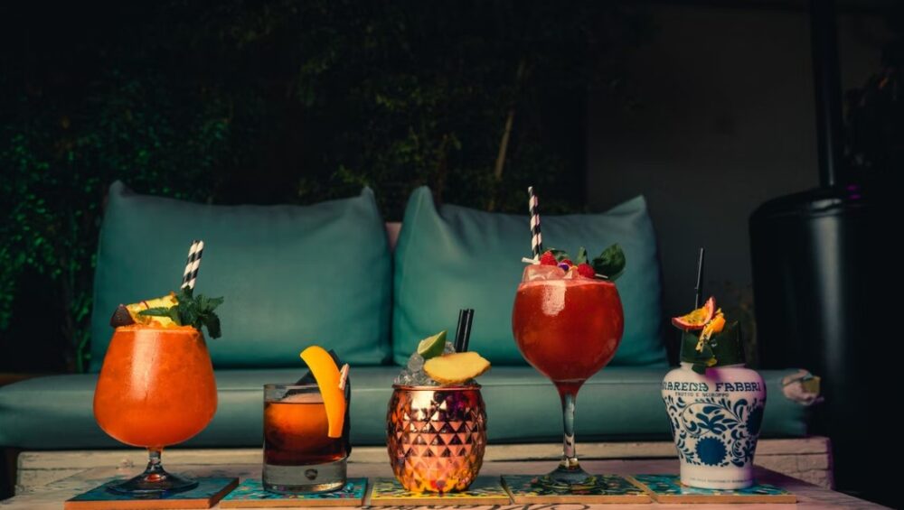 The Best Coctails For Your House Party 1000x565